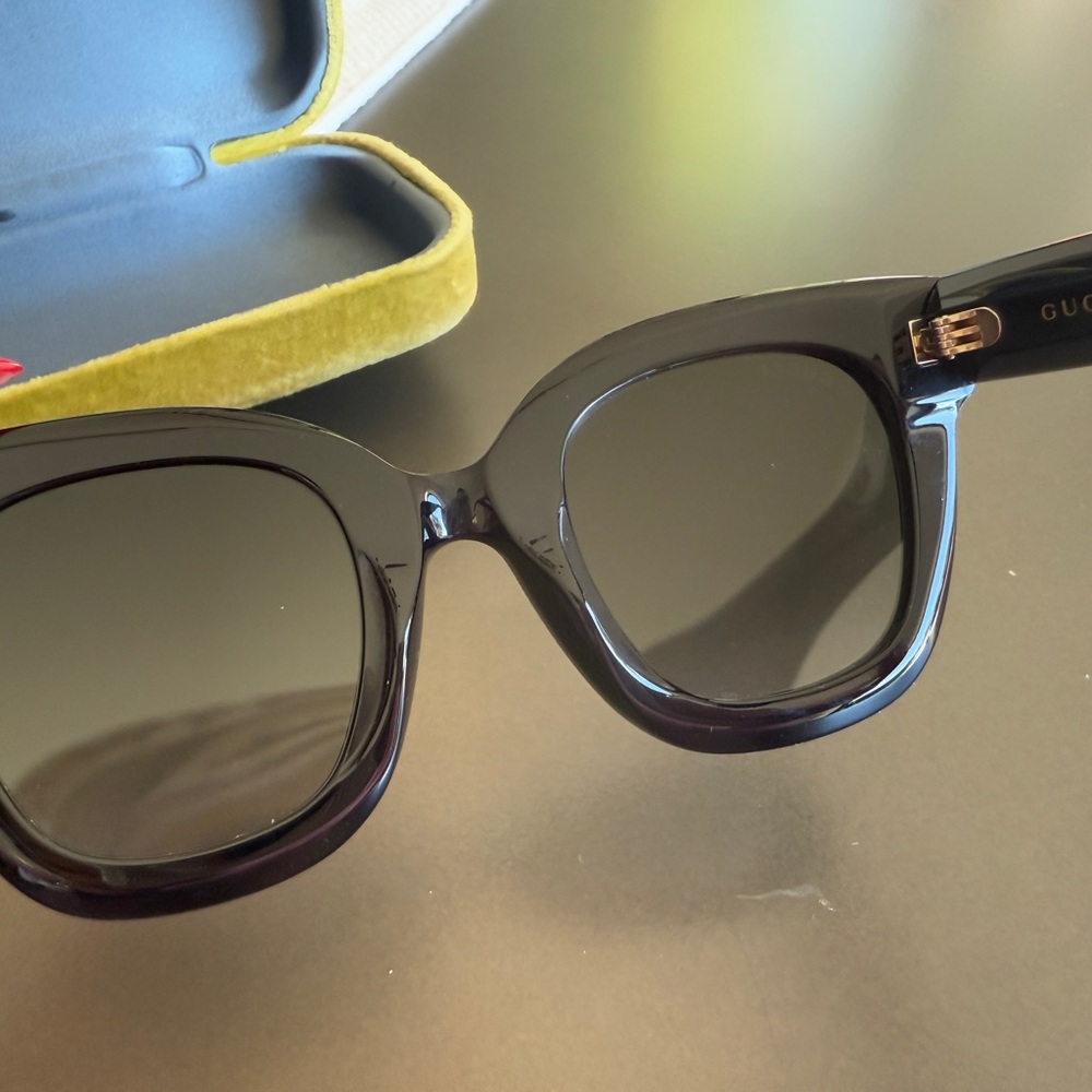 Gucci Black Cat-Eye Sunglasses with Gold GG Accents - Picture 6 of 11
